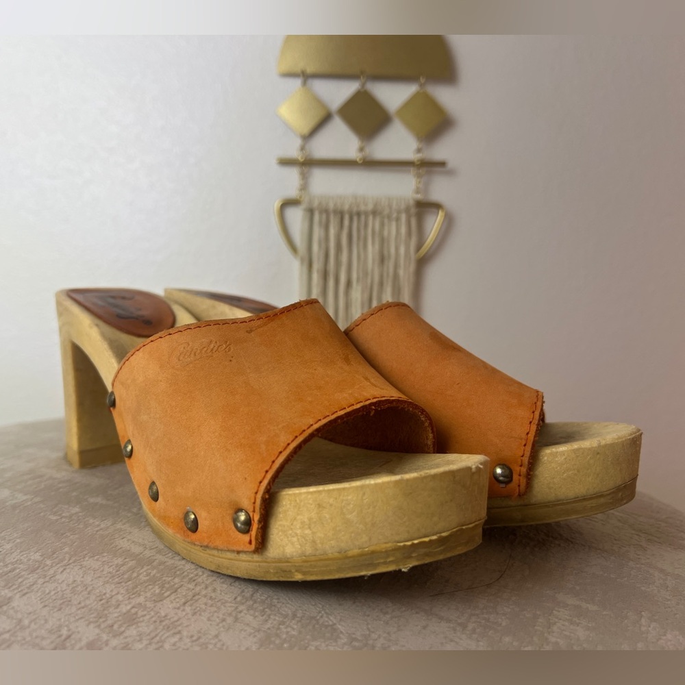 Candie's Demi Tan/Orange Leather Mules, Vintage, US 7